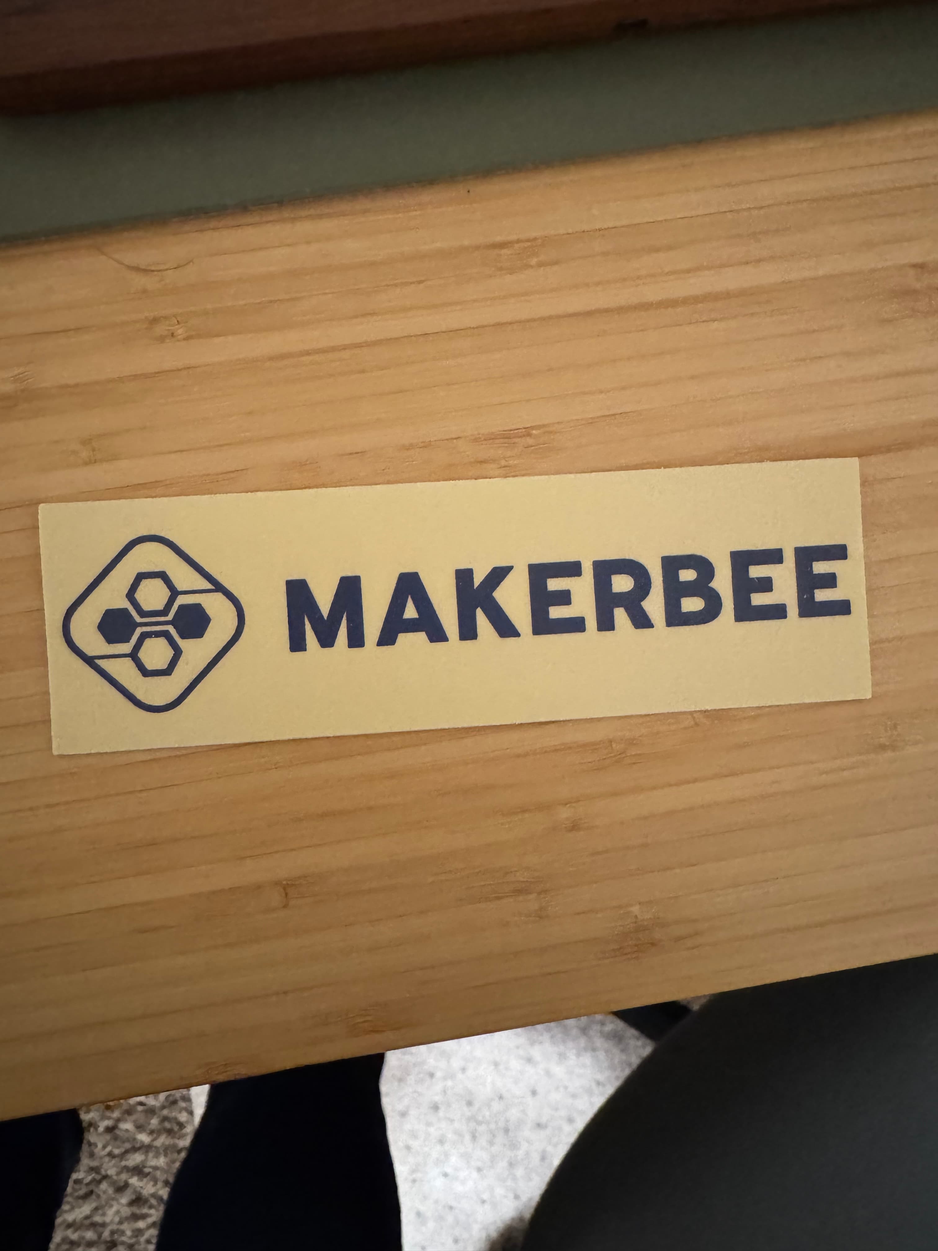 Makerbee Sticker